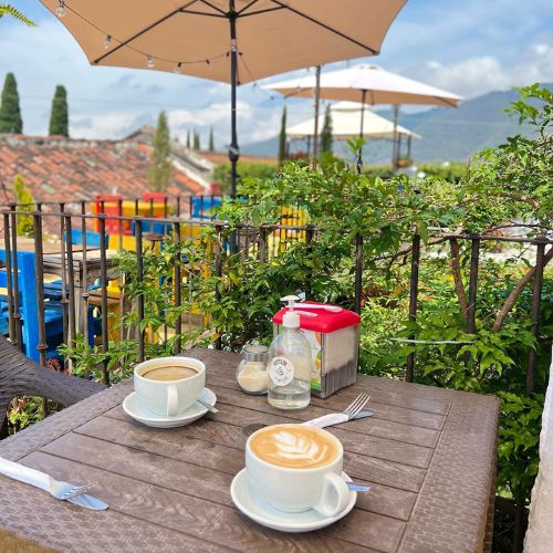 Una tarde tranquila entre café y pan dulce en Café Nube